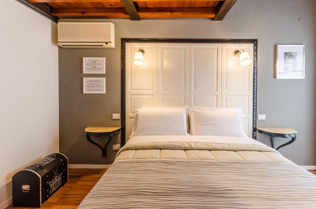 Duomo Guesthouse Piacenza Rom bilde